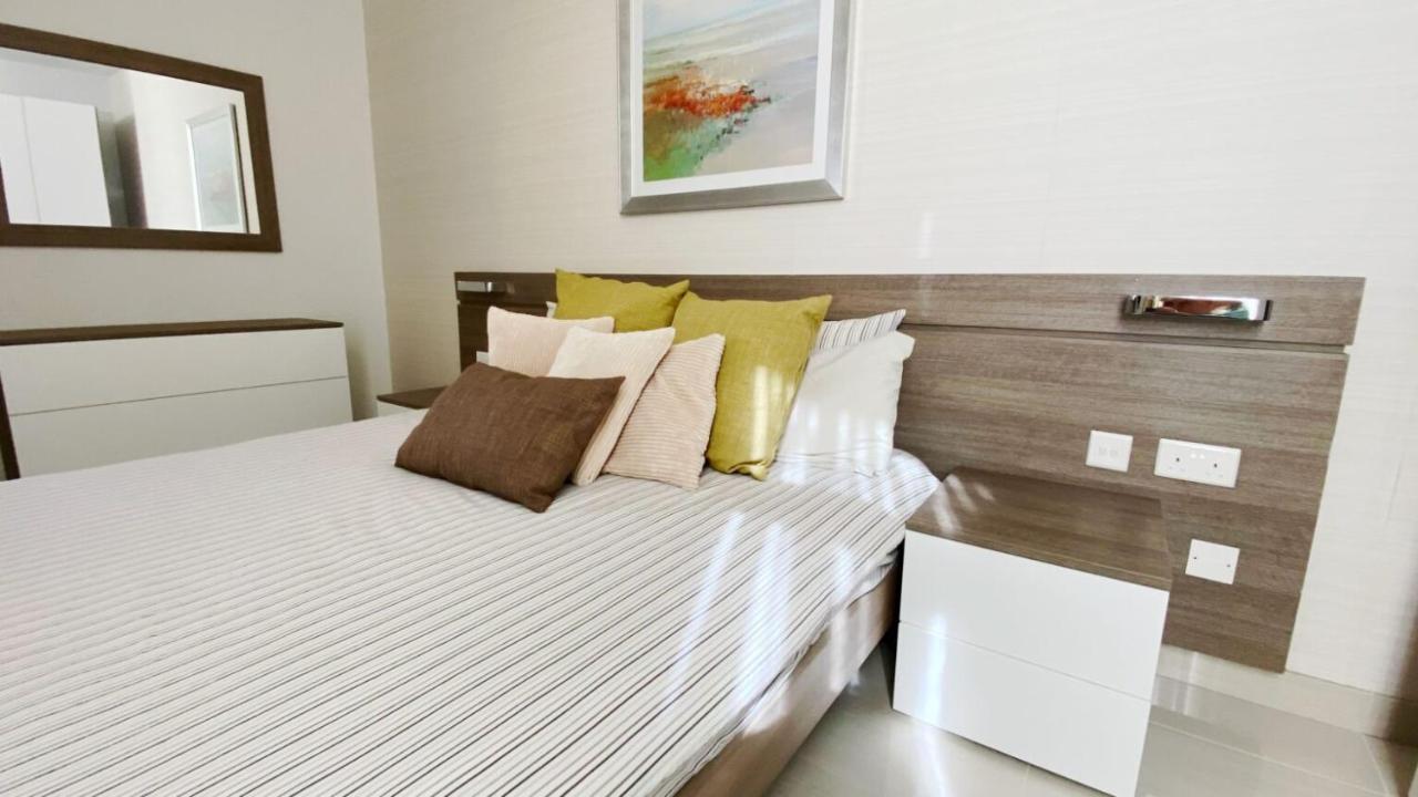 Point Sliema Sea Front Apartamento Exterior foto